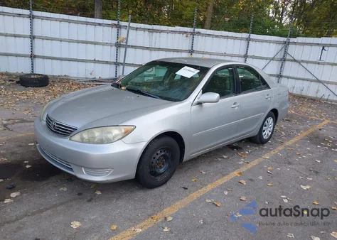 2005 Toyota Camry Le из США, поврежденный, VIN 4T1BE32KX5U070496
